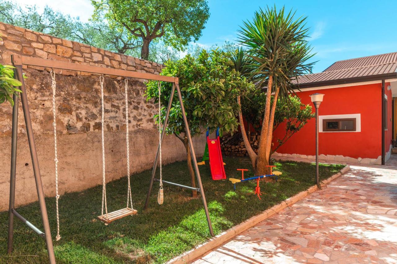 B&B La Mortella Albanella Buitenkant foto