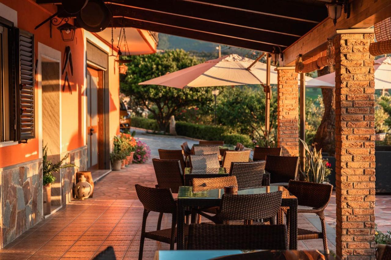 B&B La Mortella Albanella Buitenkant foto
